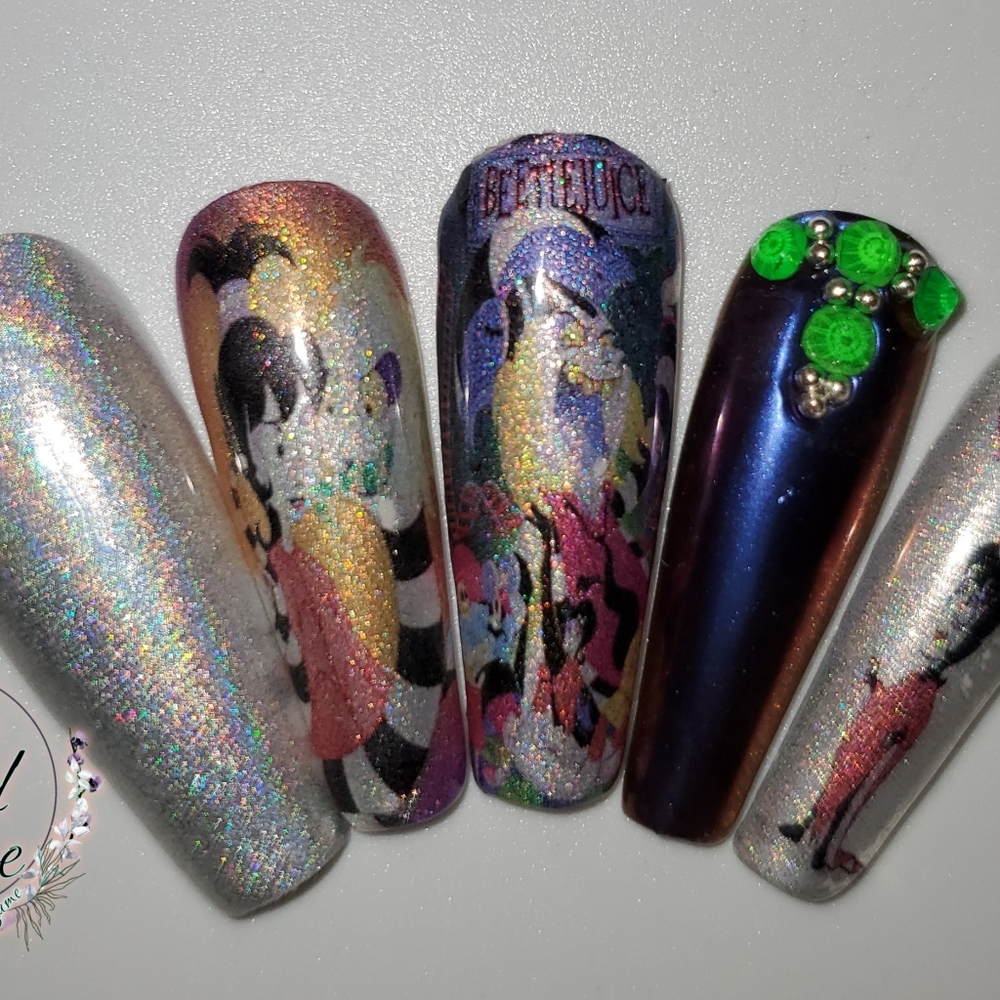 Press On Nails - Picture 12 of 13